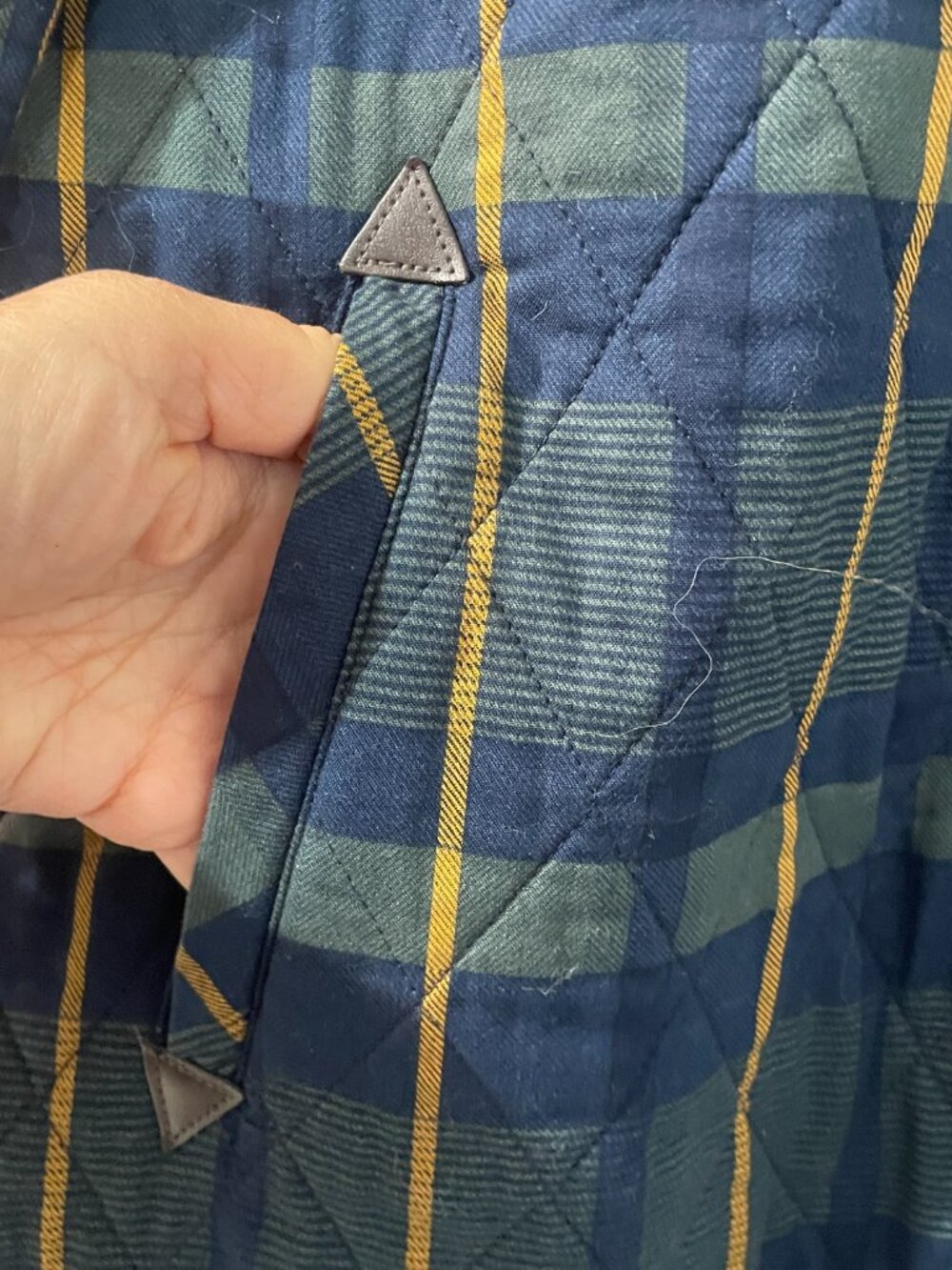 All for You Quilted Plaid Jacket. Women's Medium - Picture 3 of 10